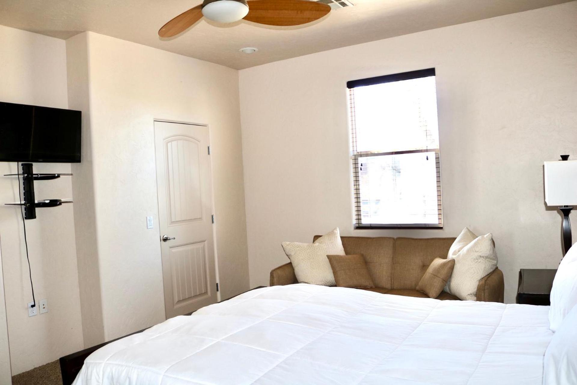 Southwestern Comfort 2b Las Cruces