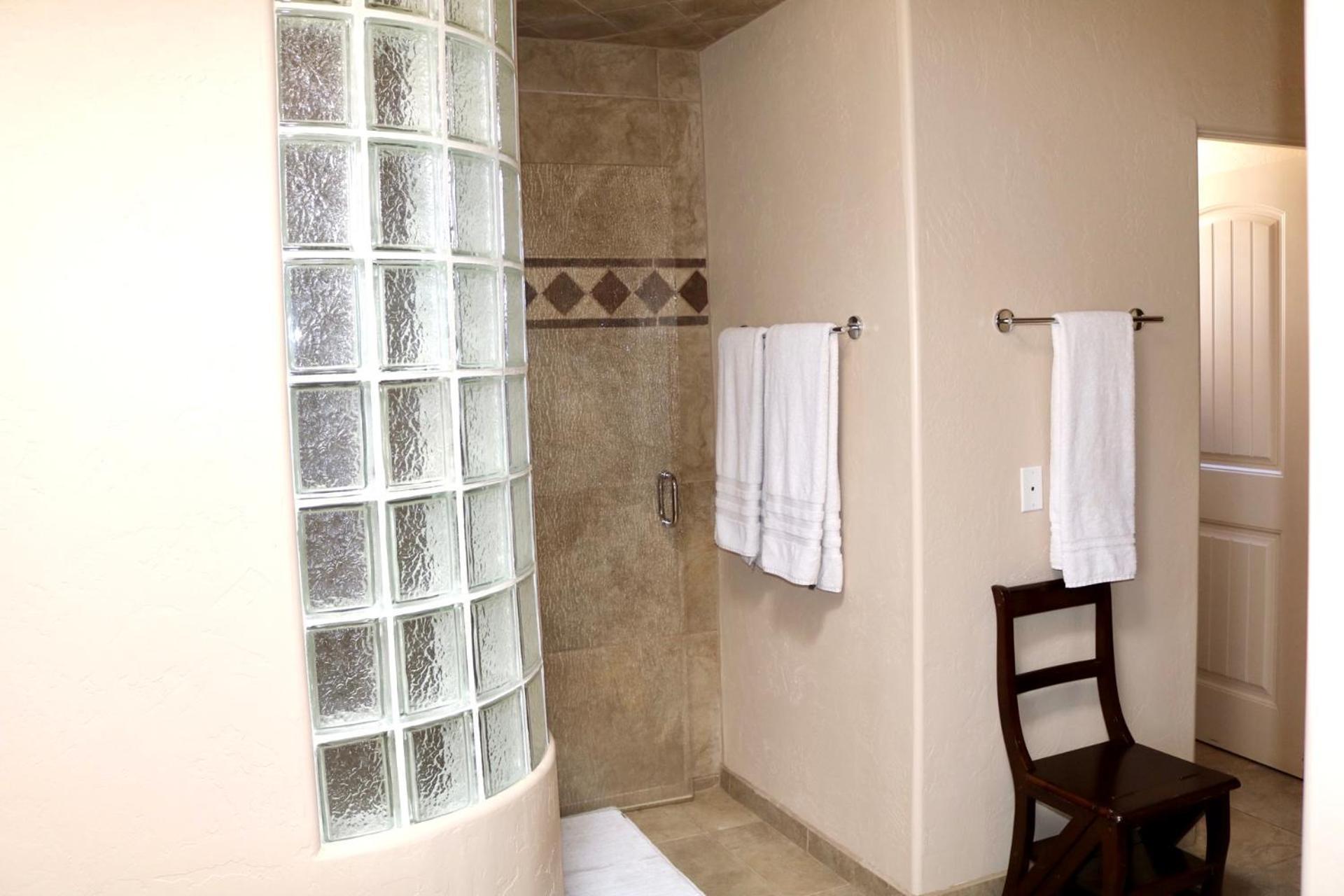 Southwestern Comfort 2b * Las Cruces